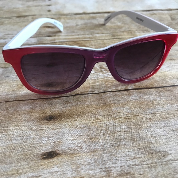 Interchangeable sunglasses are NWOT - Picture 3 of 5